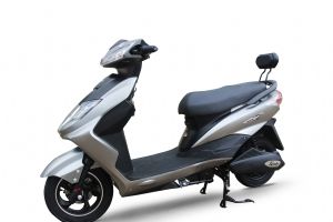 新的 
 新福鹰二代电动摩托车